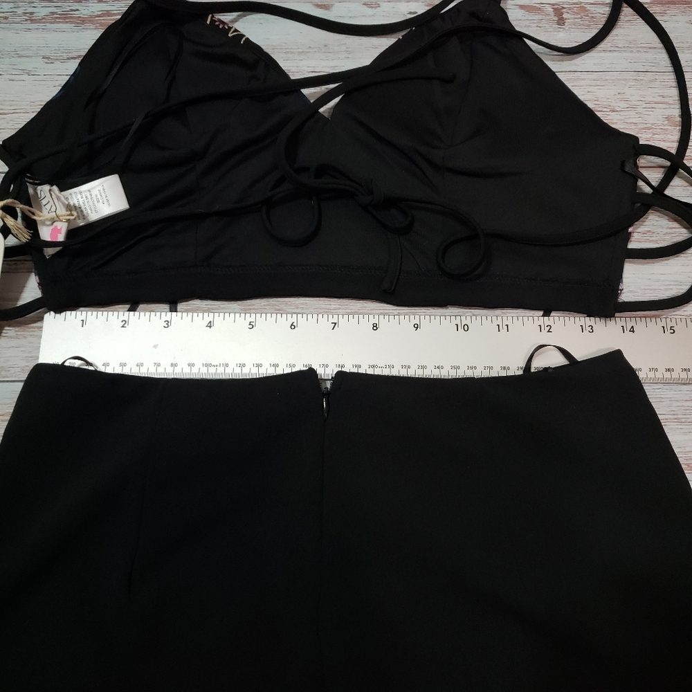 L'Atiste Boho Floral Embroidered Two-Piece Shorts and Halter Top Set M Nwt - Picture 6 of 8